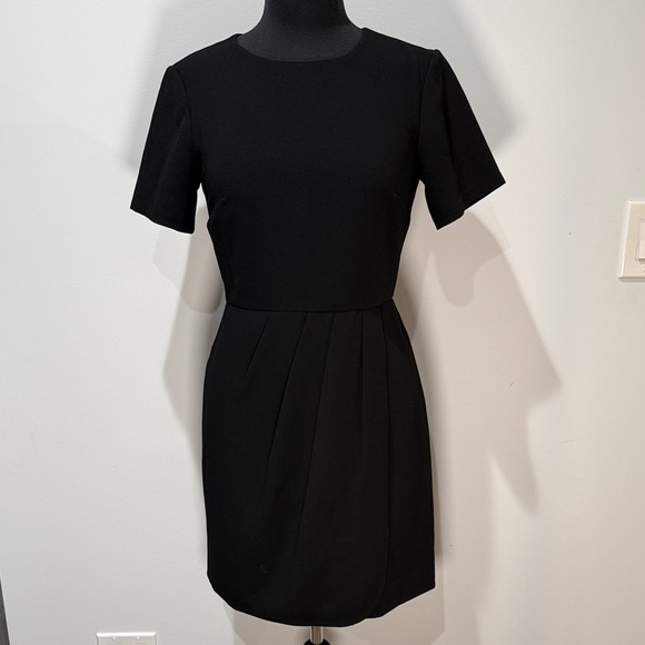 Club Monaco | Lynndayln Dress - Picture 3 of 8